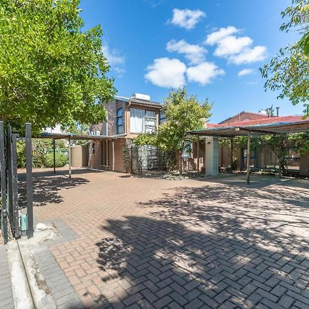Absolute Bosch Guest House 斯泰伦博斯 外观 照片